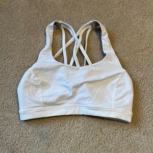 Lululemon Free to be Serene Bra Light Support, C/D Cup Size 4